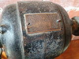 Vintage bench grinder with assorted grinding and polishing wheels - thumbnail 3 of 3