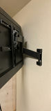 Samsung 50 Inch Flat Screen TV, wall mount - thumbnail 4 of 5