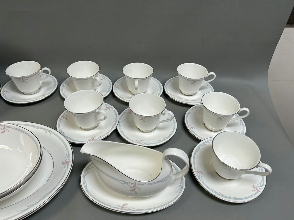 Royal Doulton Carnation China  - image 6 of 8