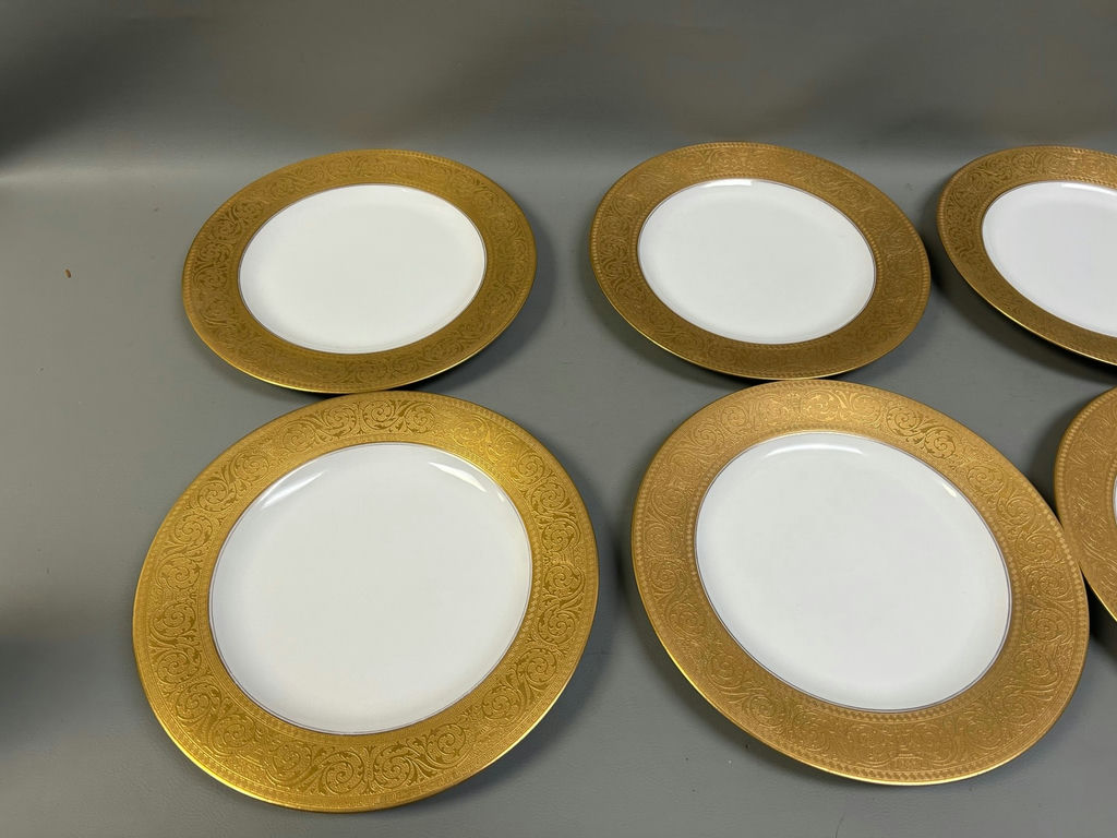 Pickard Black Knight Dinner Plates  - image 7 of 8