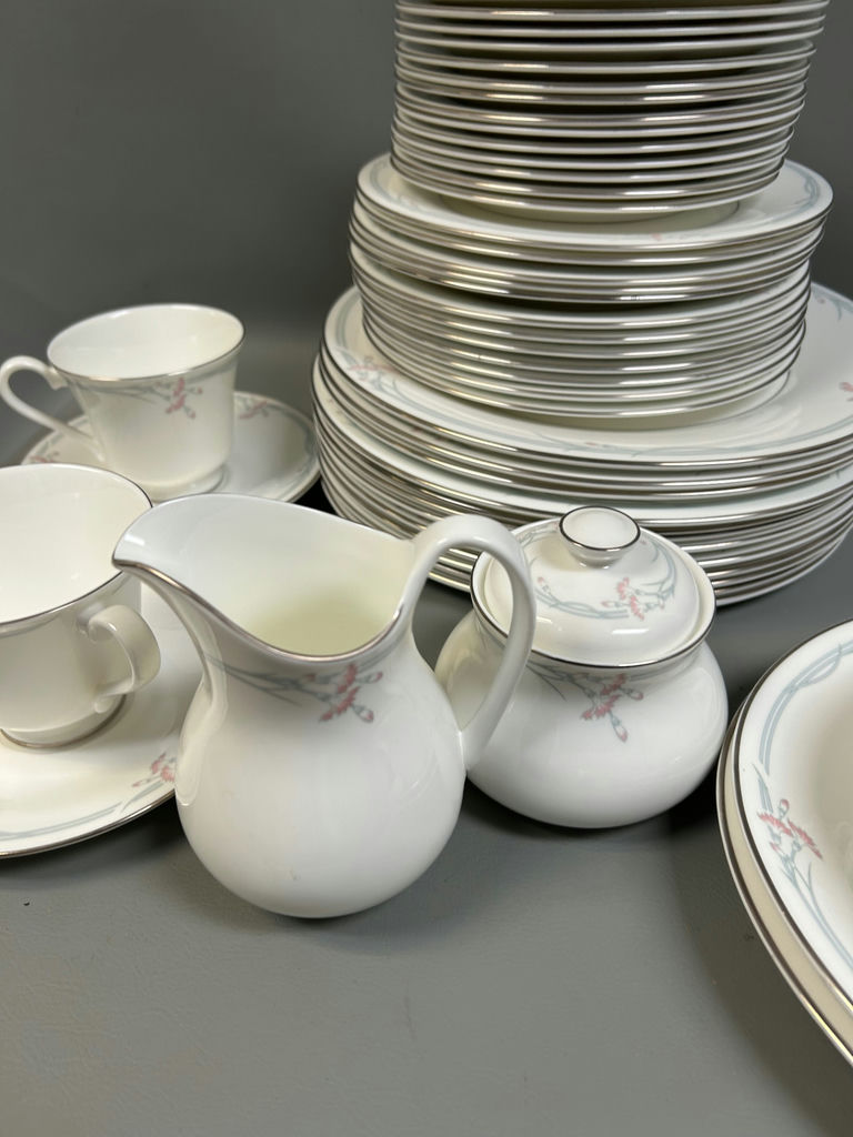 Royal Doulton Carnation China - image 4 of 8