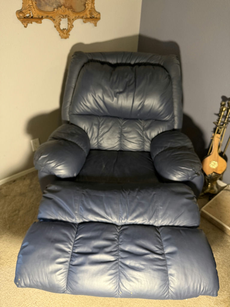 Navy Action Industries 'Leather' Recliner - image 5 of 7