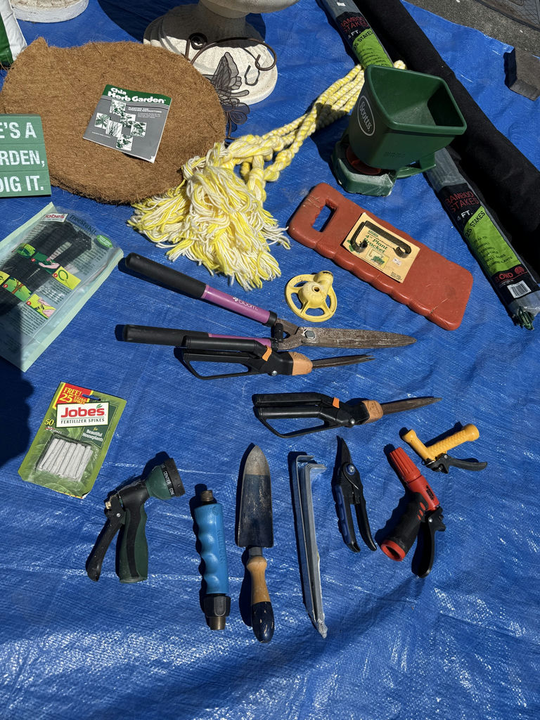 Gardening Tools, Planters, and Supplies - image 5 of 5