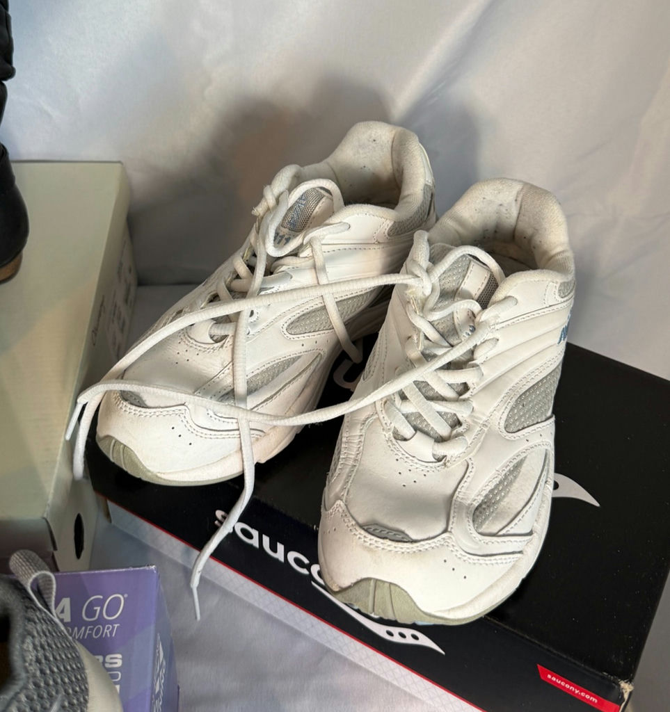 Assorted sneakers and boots, Womens' size 6 1/2-7 - image 4 of 6