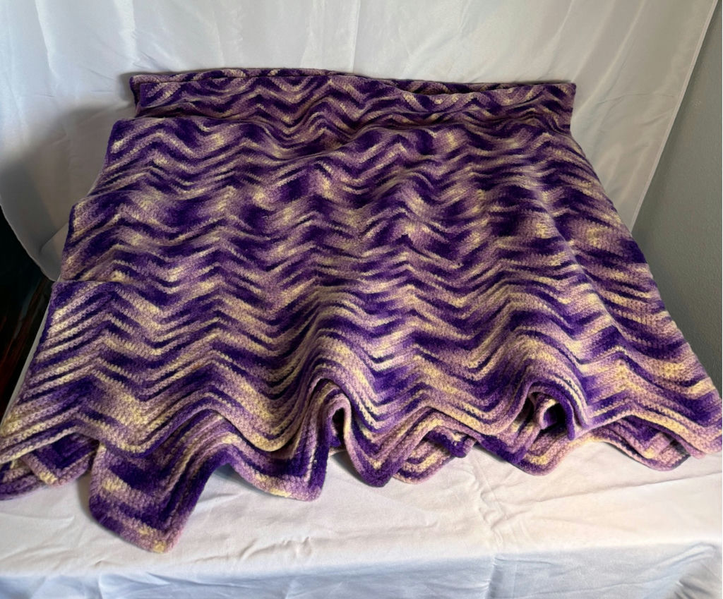 Crocheted blankets and a round pillow - image 4 of 4