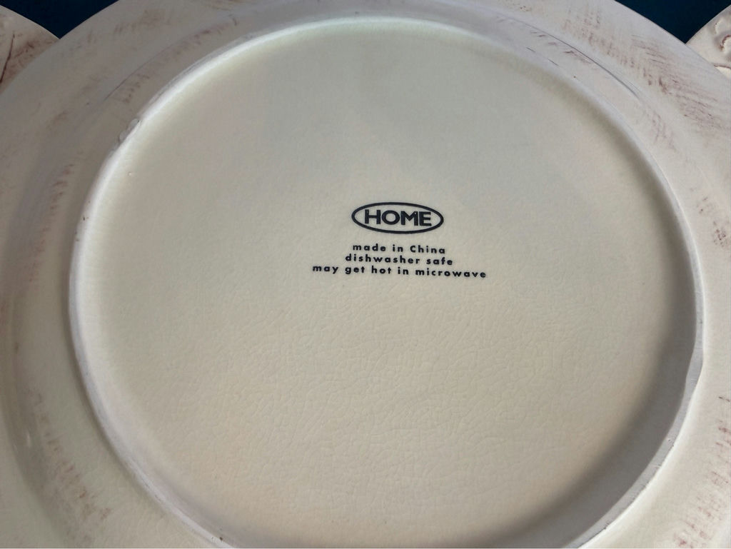 Cream ceramic plates with pineapple-border rims and scalloped-edge plates - image 3 of 5