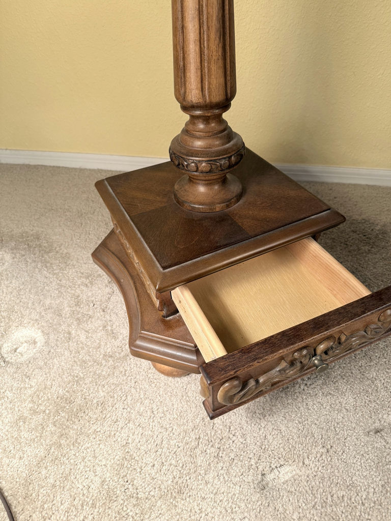 Octagonal pedestal side table with two ornate lamps - image 4 of 4