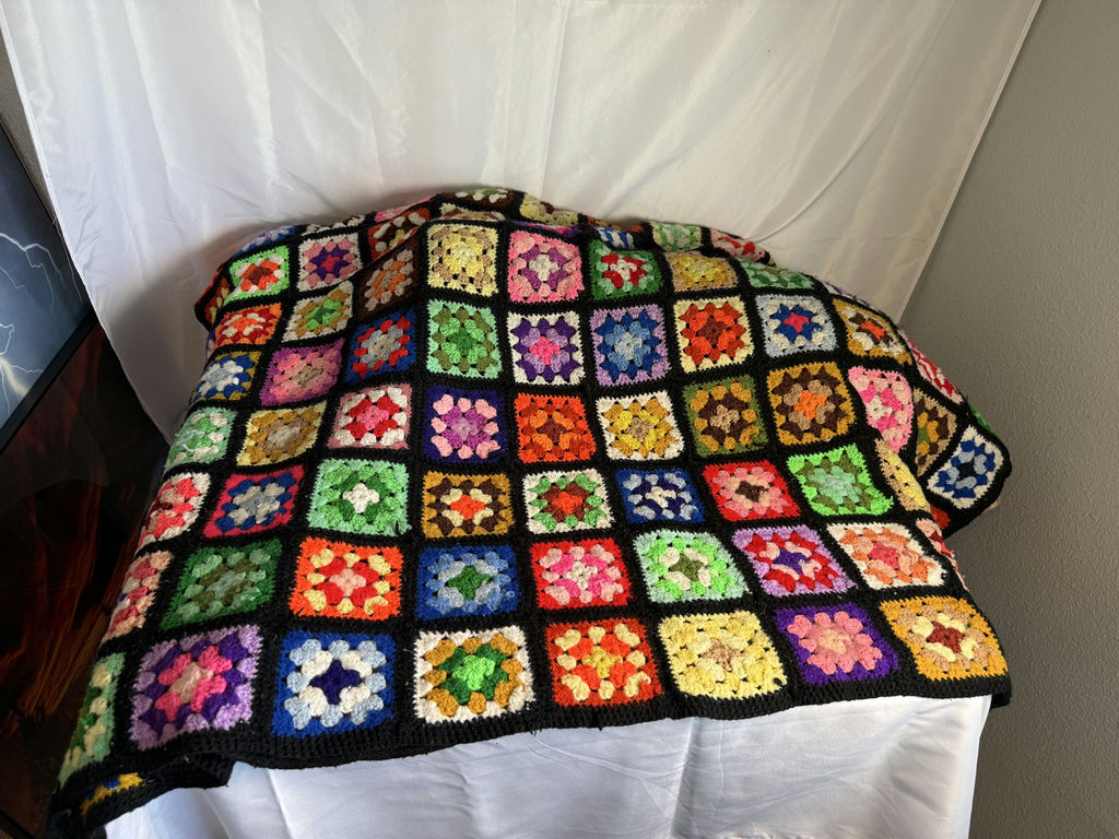 Crocheted blankets and a round pillow - image 3 of 4