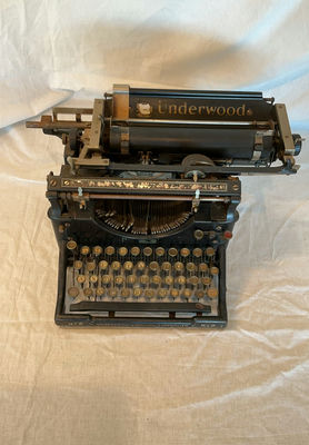 Vintage Underwood Typewriter - Image 1 of 3
