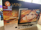Vizio 42-inch LCD HDTV with glass TV stand - thumbnail 9 of 11