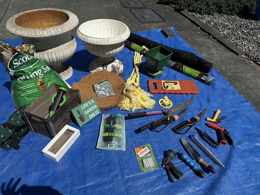 Gardening Tools, Planters, and Supplies - image 4 of 5