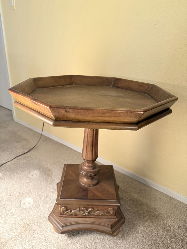 Octagonal pedestal side table with two ornate lamps - image 3 of 4