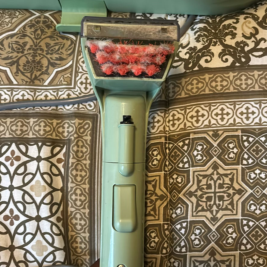 Bissell Little Green portable carpet and upholstery cleaner - image 4 of 4
