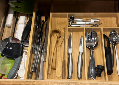 Assorted kitchen utensils and tools - Image 1 of 9