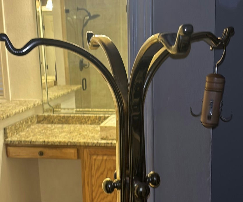 Freestanding curved-arm coat rack - image 2 of 4