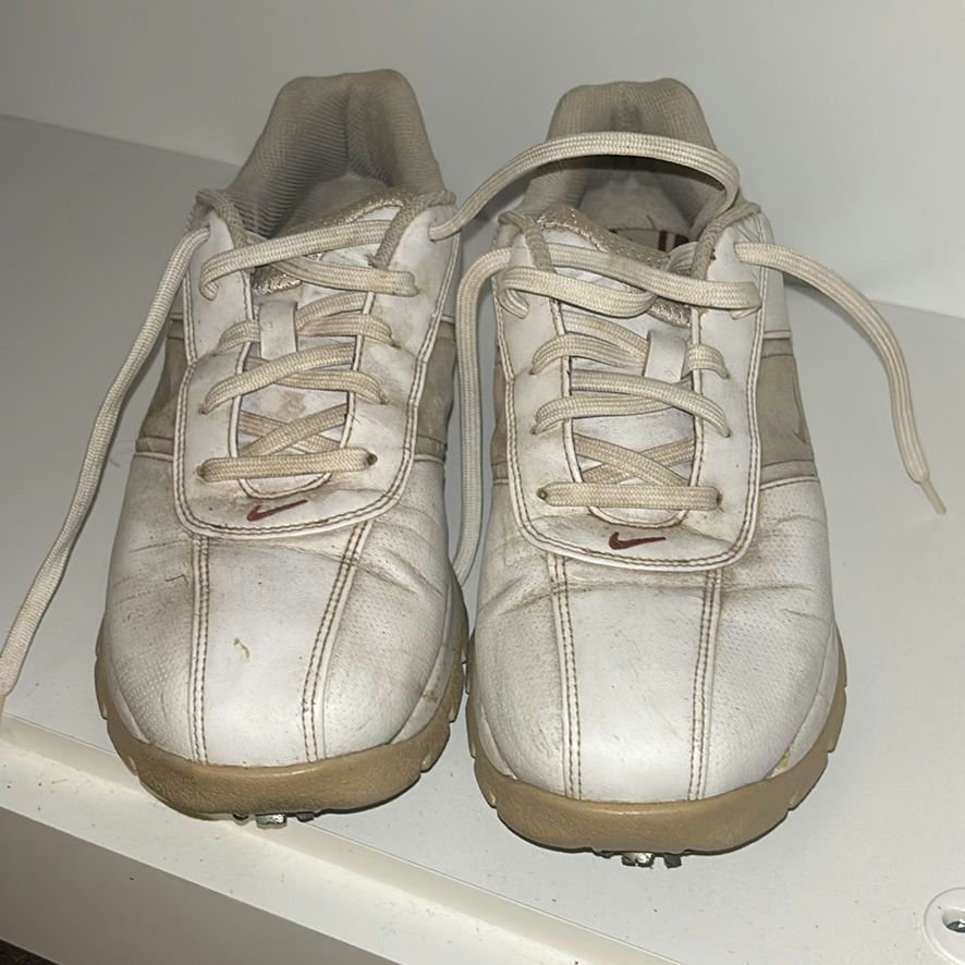 Assorted sneakers in multiple colors - image 4 of 11