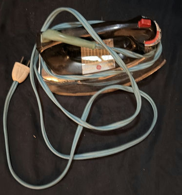 Vintage General Electric Electric Iron - Image 1 of 6