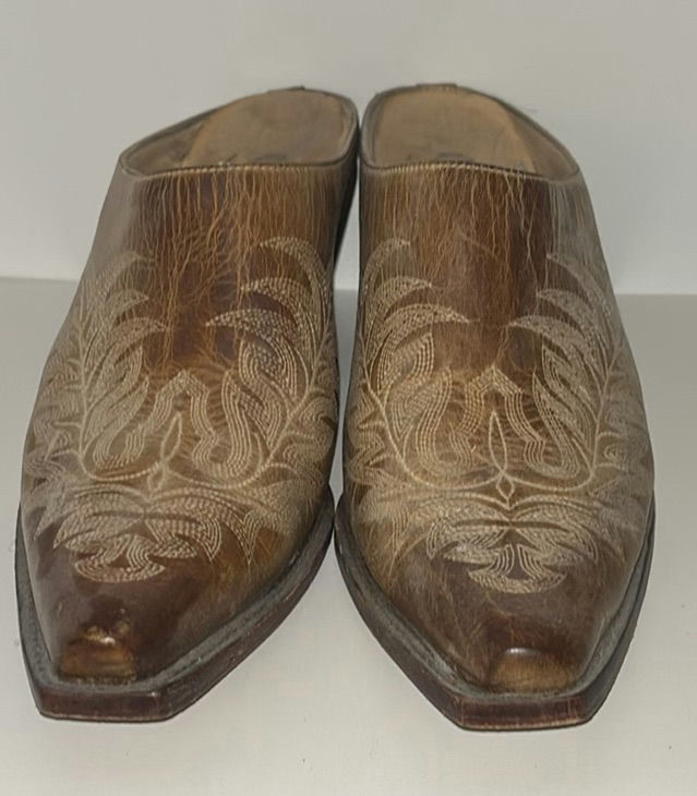 Assorted women's footwear: sandals, mules, and slides - image 13 of 16