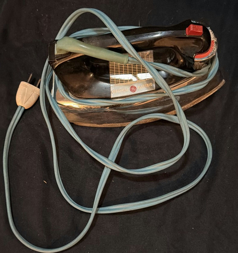 Vintage General Electric Electric Iron - image 2 of 6