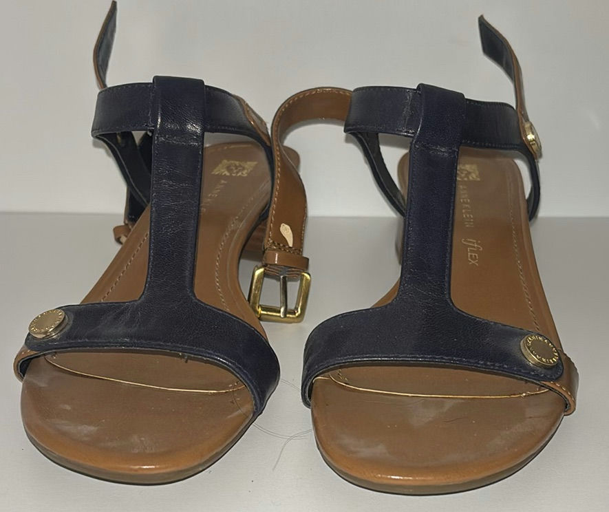 Women's sandals and flip-flops (assorted brands) - image 4 of 10