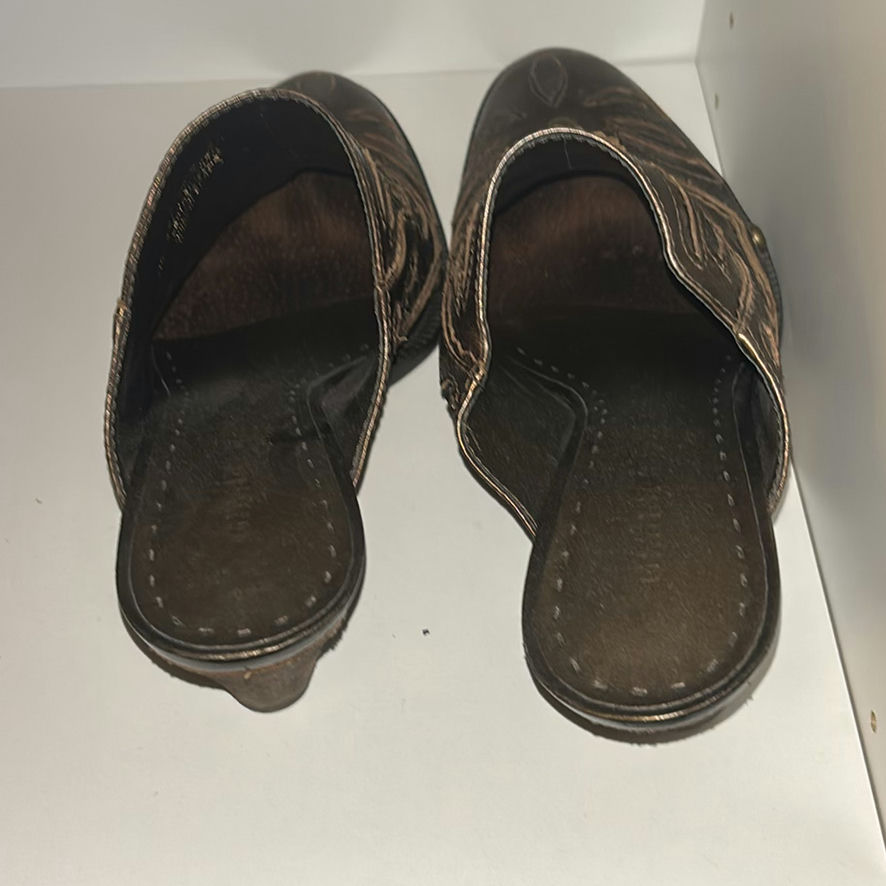 Assorted women's footwear: sandals, mules, and slides - image 2 of 16