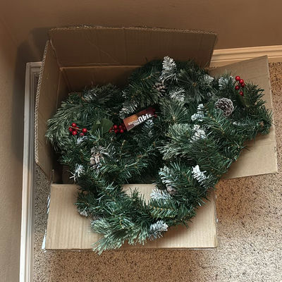 Christmas decorations and gift wrap collection - Image 1 of 15