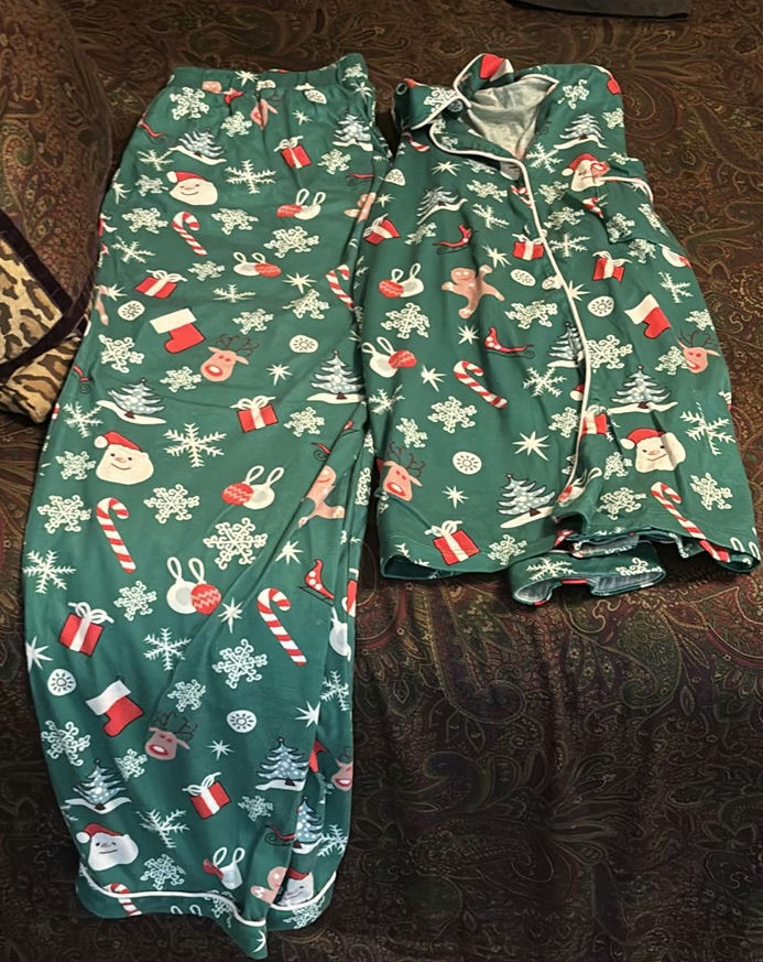 Assorted sleepwear - image 3 of 8