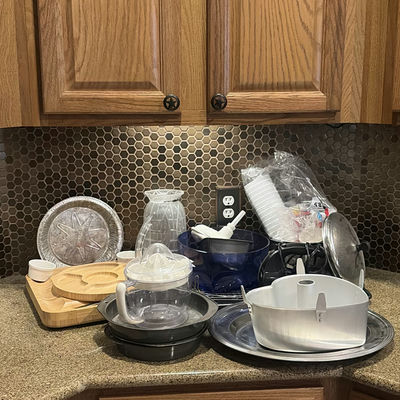 Assorted kitchenware and small appliances - Image 1 of 6