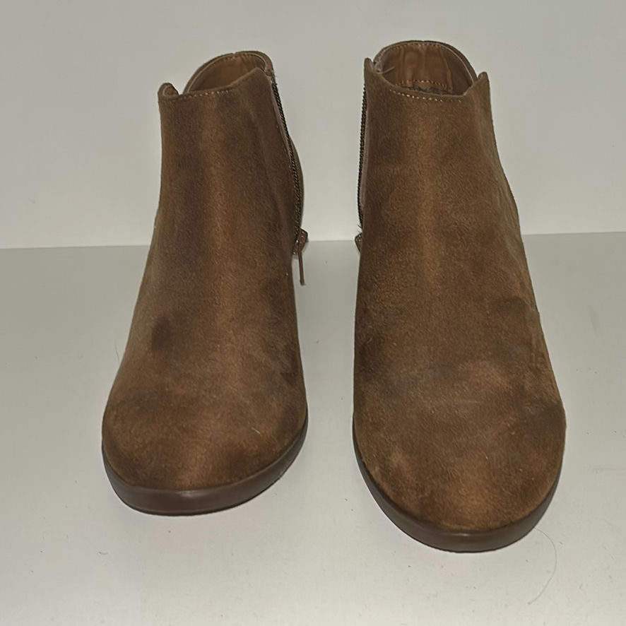 Assorted women's suede boots - image 8 of 13