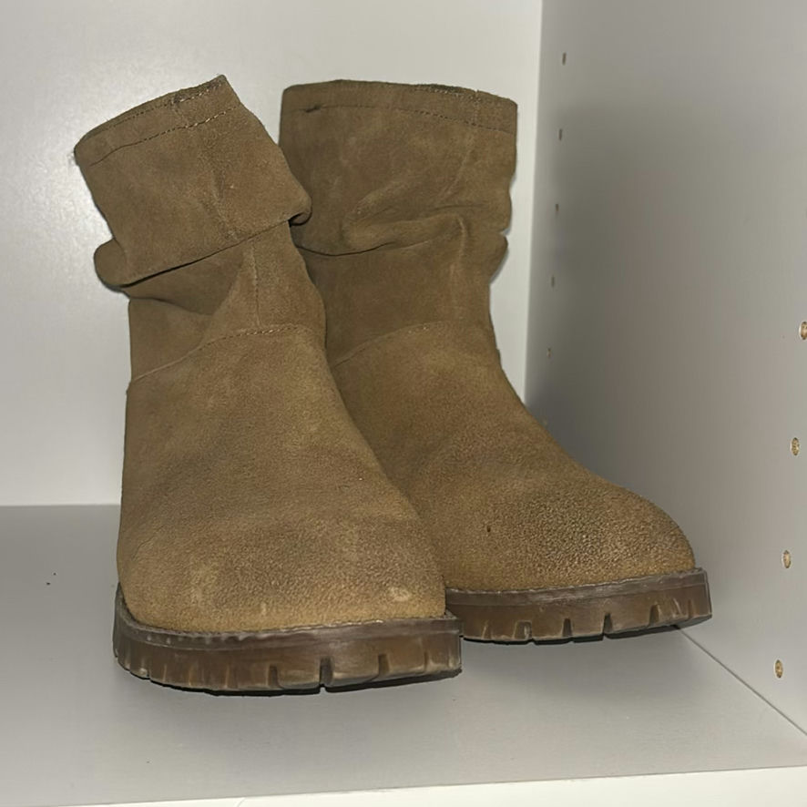 Assorted women's boots (black and brown) - image 4 of 10