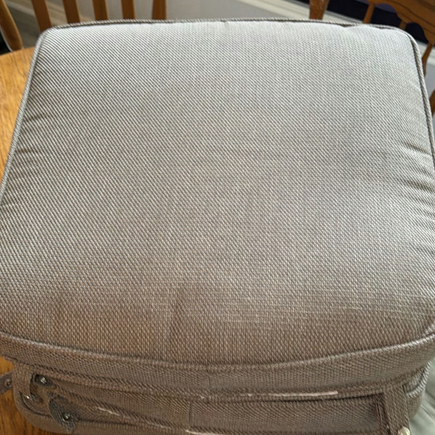Gray fabric bags and decorative candle holder with tealights - image 4 of 8