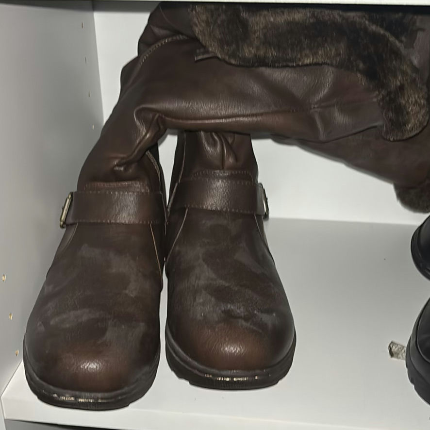Assorted women's suede boots - image 12 of 13