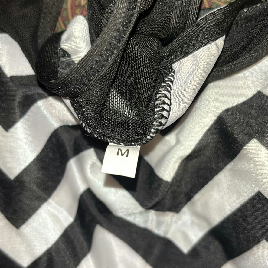 Assorted women's clothing items (dresses, tops, skirt, and robe) - image 4 of 7