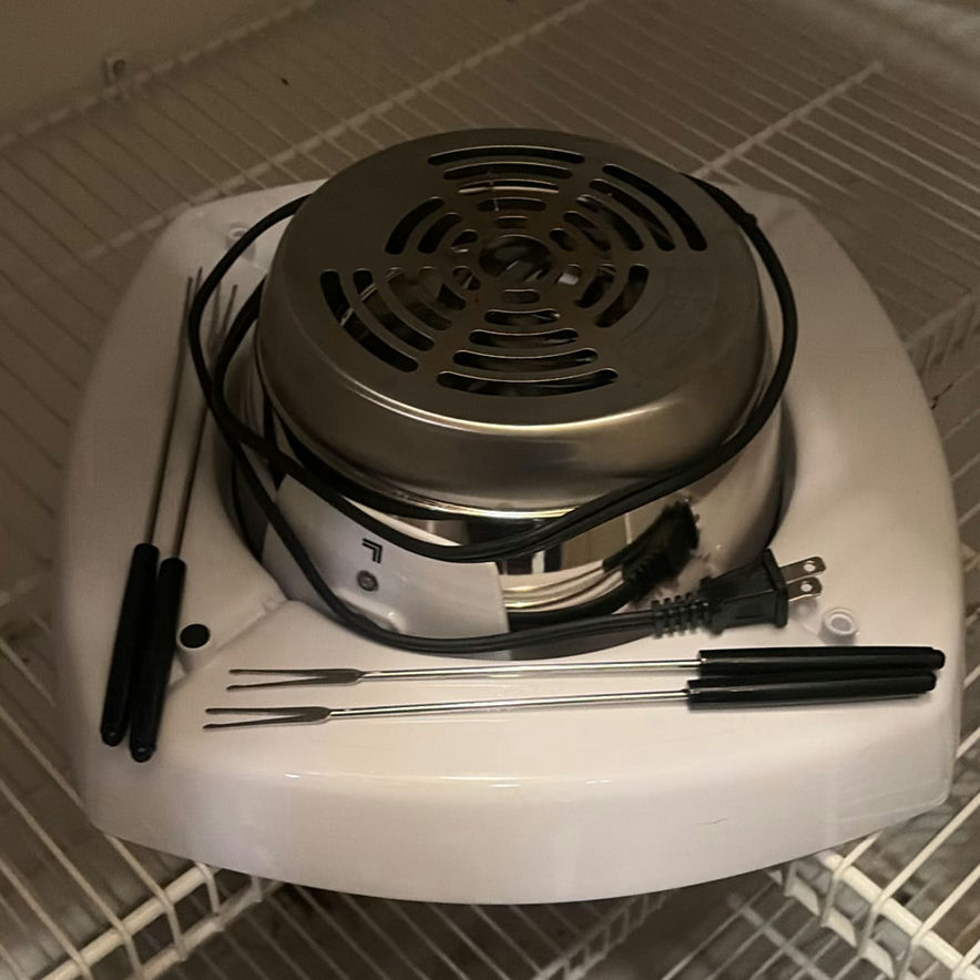 Kitchenware, Storage Containers, and Small Appliances - image 9 of 12