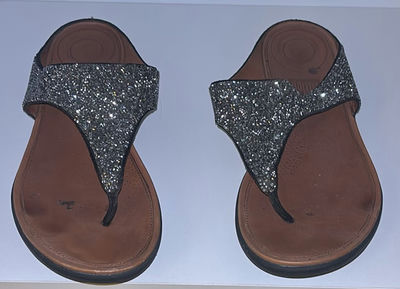 Assorted women's sandals and flip-flops - Image 1 of 16