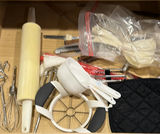 Assorted kitchen utensils and tools - thumbnail 7 of 9