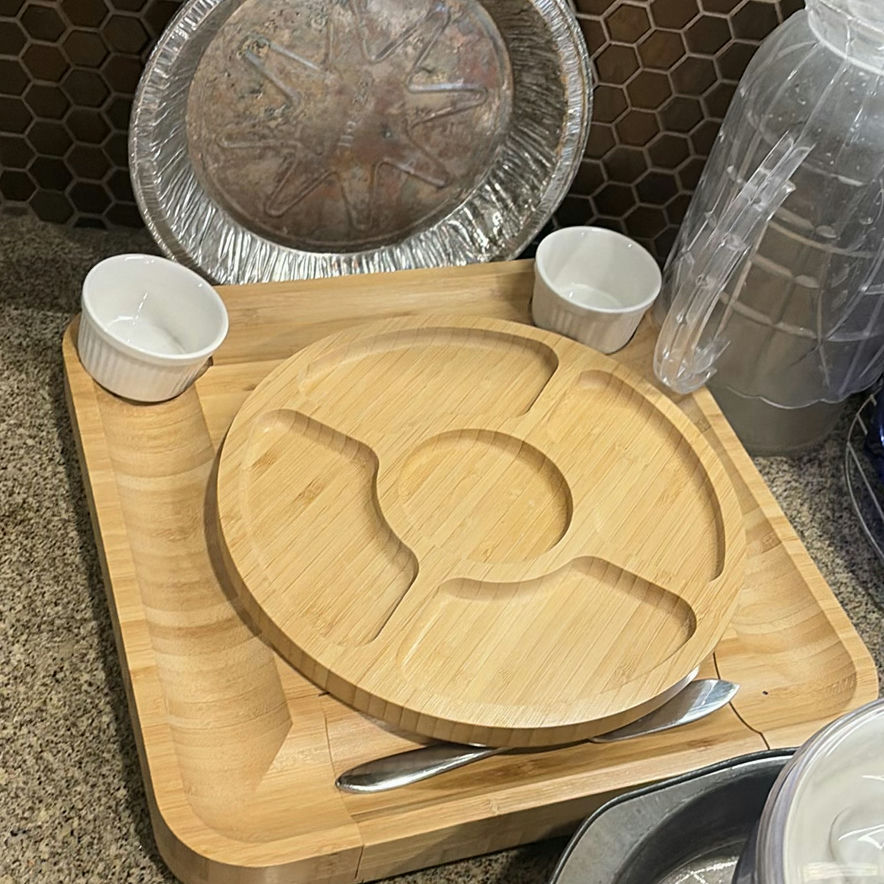 Assorted kitchenware and small appliances - image 2 of 6