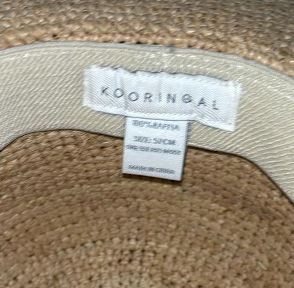 Assorted straw hats and woven sun hats - image 10 of 12