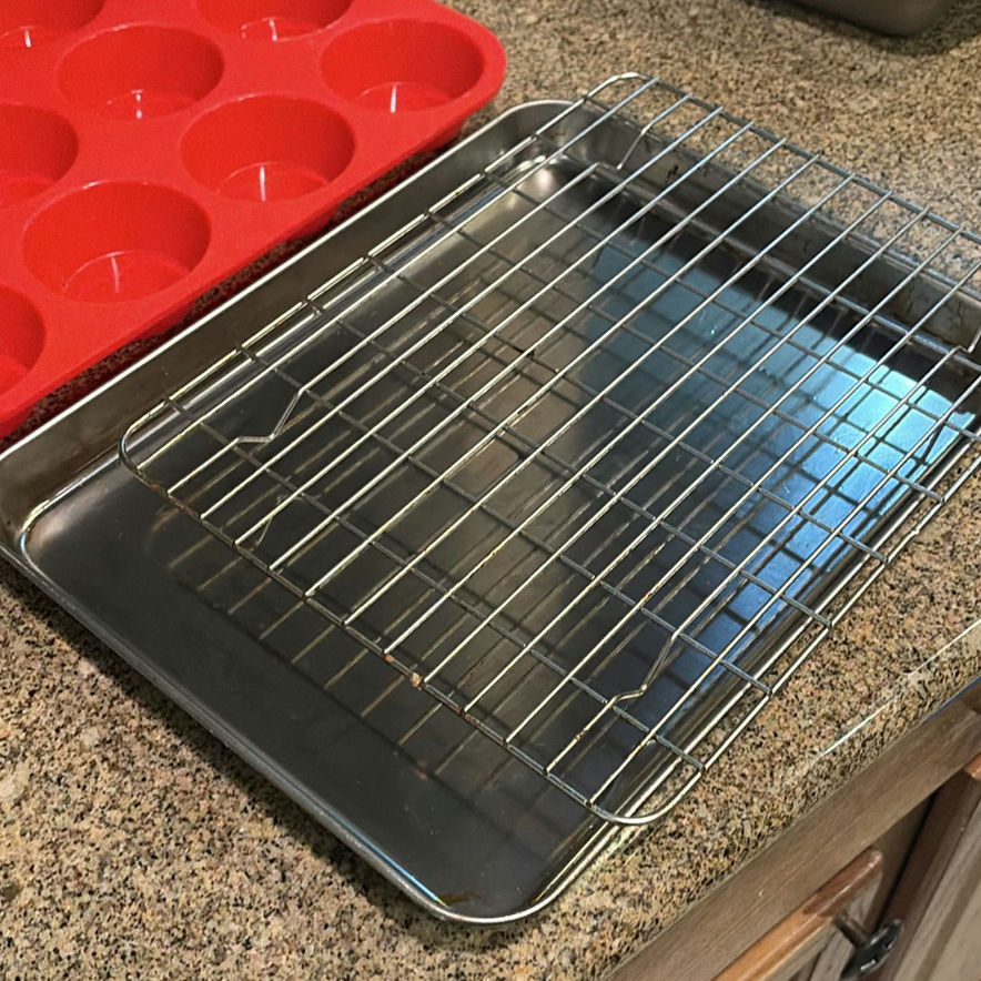 Rachael Ray bakeware set with round pans, muffin tray, and sheet pan with rack - image 4 of 5