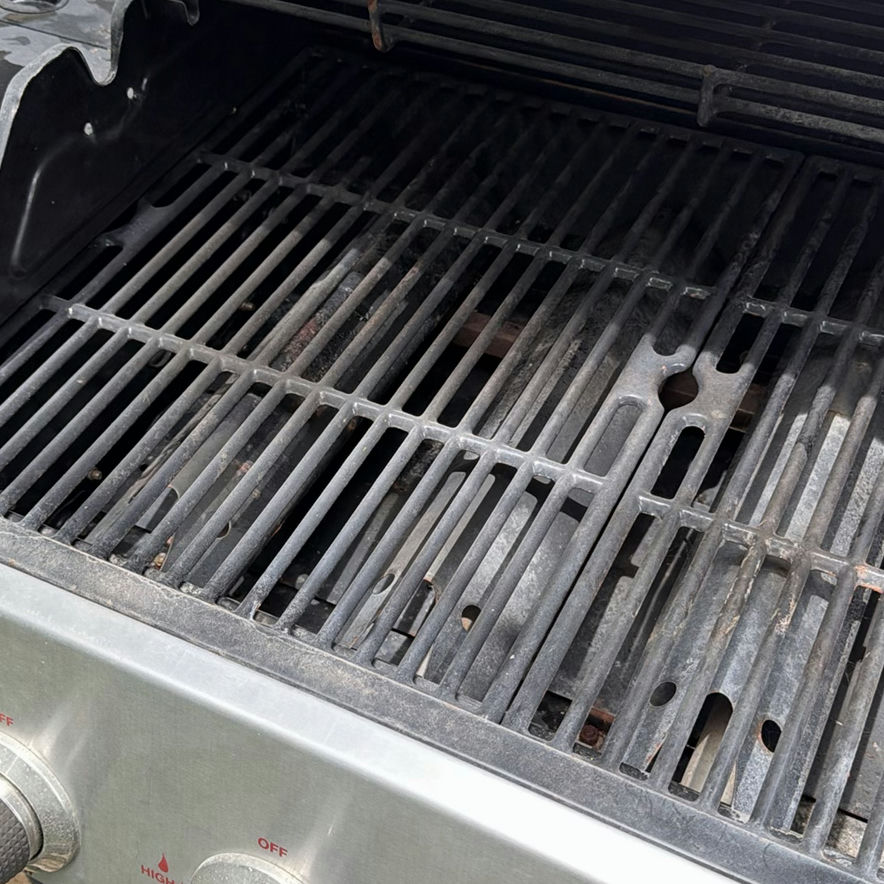 Stainless steel UniFlame gas grill with propane tank - image 7 of 8