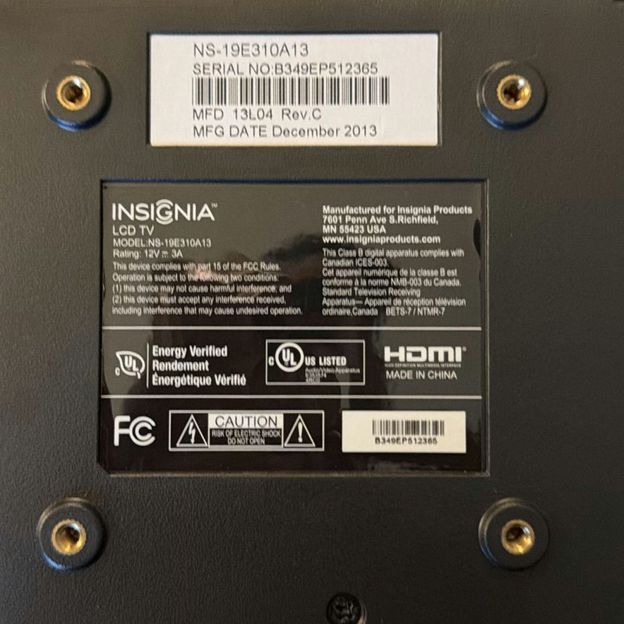 Insignia 19-inch LCD TV with remote and power adapter - image 3 of 5