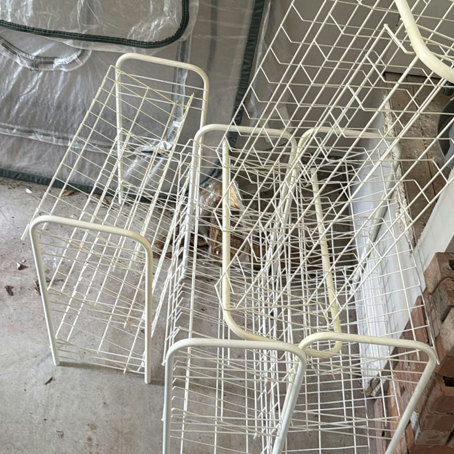 Set of white metal wire storage racks - image 1 of 4