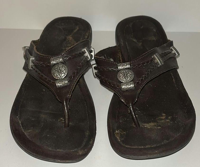 Assorted women's footwear: sandals, mules, and slides - image 10 of 16