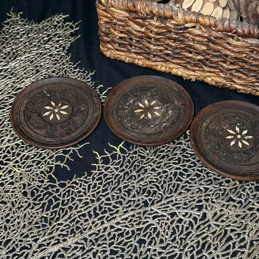 Dried botanical decor with candles, potpourri jar, and coasters - image 4 of 6