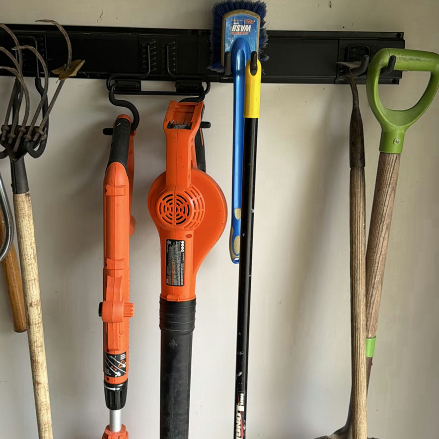 Assorted yard and garden tools - image 4 of 6
