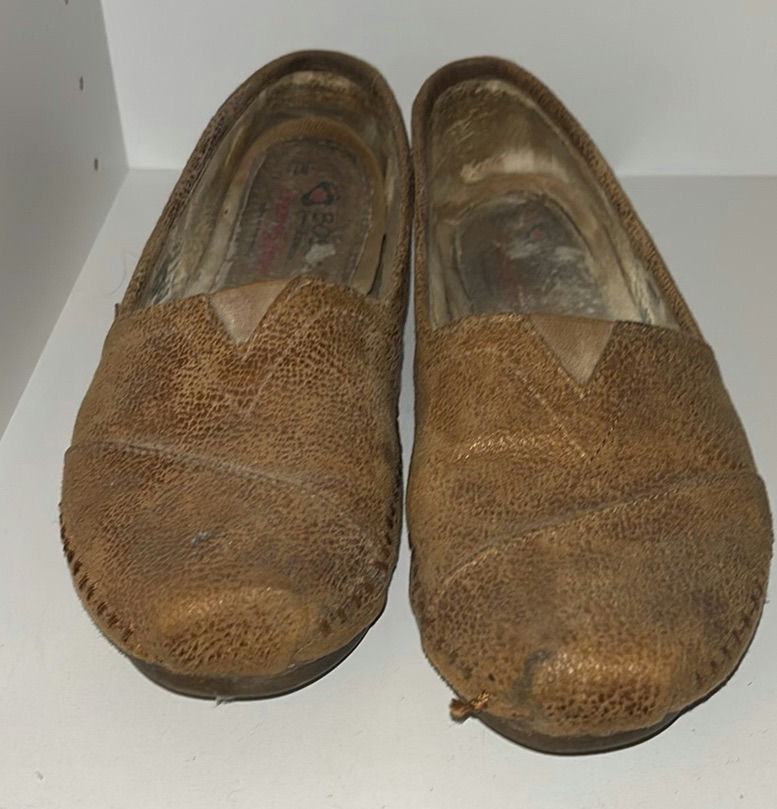 Assorted footwear collection: sandals, loafers, and slip-ons - image 12 of 13