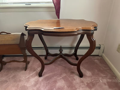 Vintage French Louis XV Style Carved Side Table with matching pedestal stand - Image 1 of 4