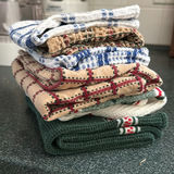 Assorted Kitchen Towels, Oven Mitts, Pot Holders, and Scrubbers - thumbnail 2 of 5