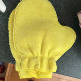 Assorted Kitchen Towels, Oven Mitts, Pot Holders, and Scrubbers - thumbnail 5 of 5