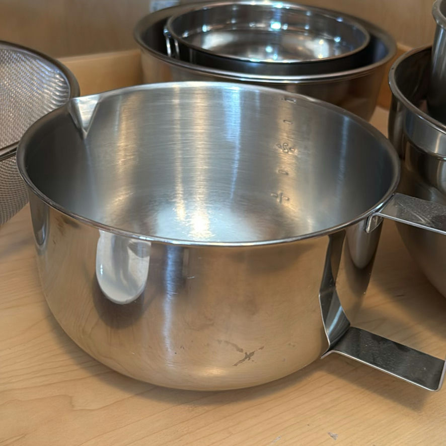 Assorted Mixing Bowls, Baking Dishes, and Kitchen Accessories - image 5 of 7